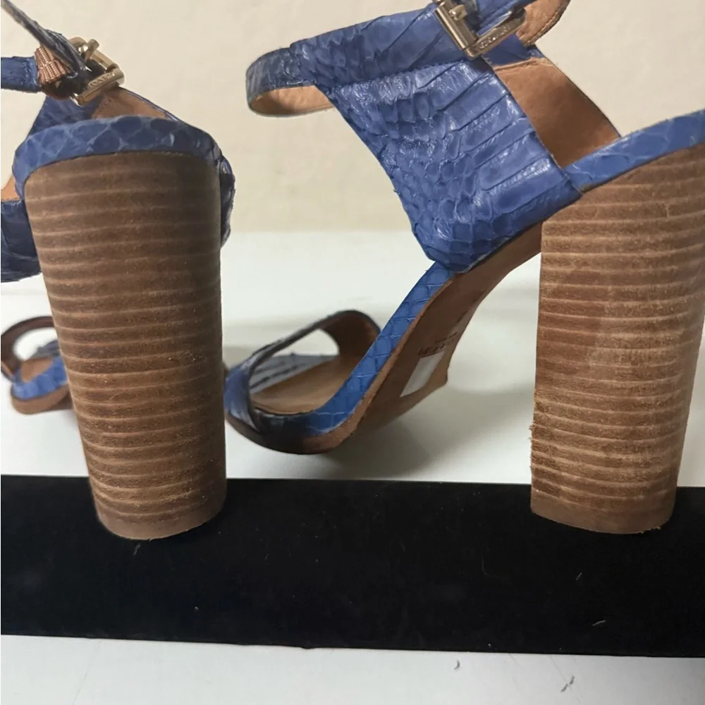 Women’s Coach lexey Blue cobalt‎ Leather Sandals. - Picture 6 of 15